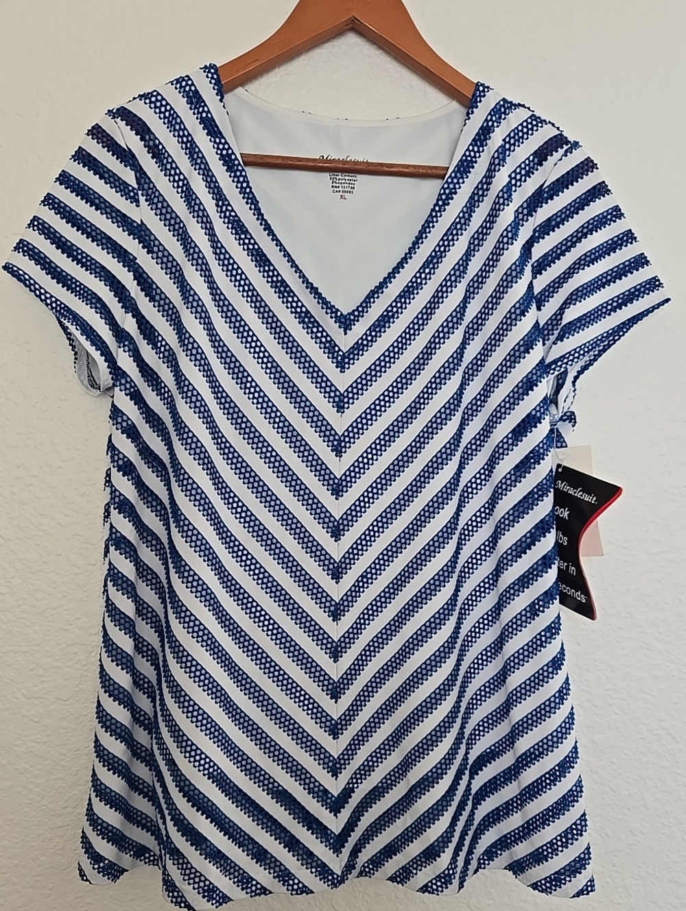 NWT Miraclesuit Everyday Shapewear Royal Blue & White Chevron V-Neck Blouse